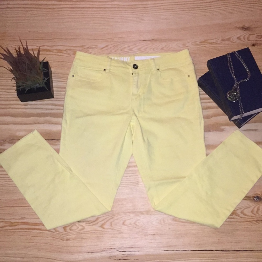 EUC CANARY YELLOW DKNY JEANS